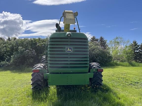 Image of John Deere 7700 equipment image 3