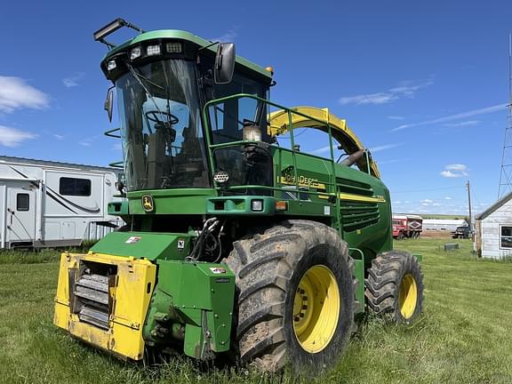 Image of John Deere 7700 equipment image 1