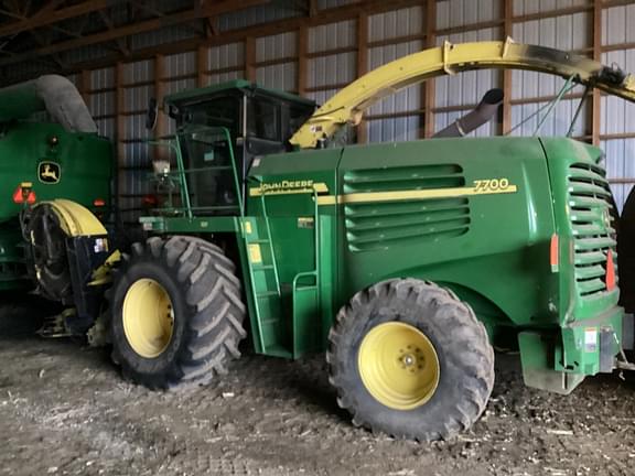 Image of John Deere 7700 Primary image