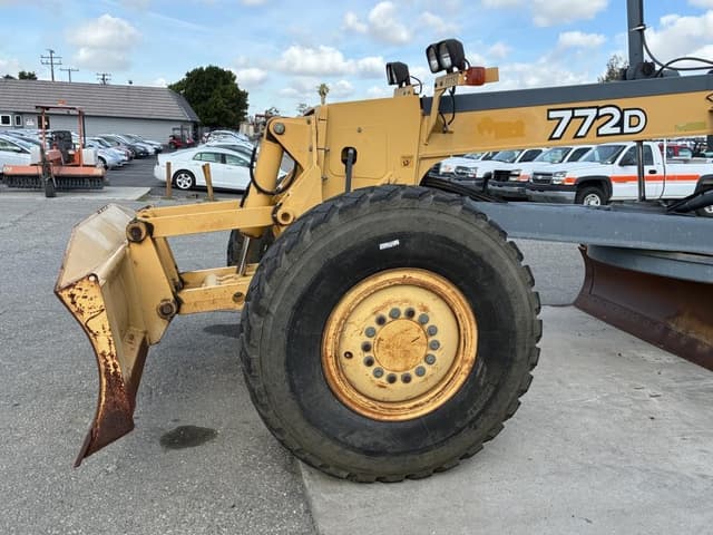 Image of John Deere 772D equipment image 4