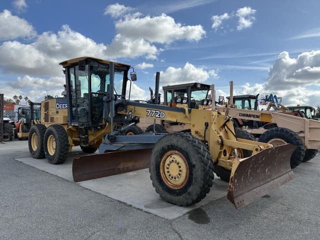 Image of John Deere 772D equipment image 1