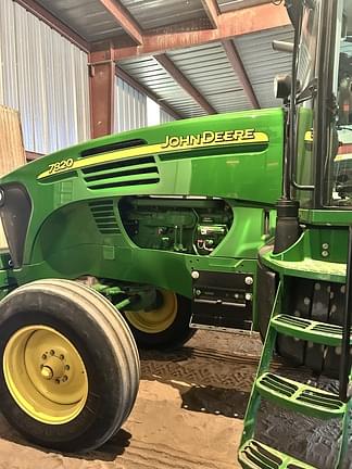 Image of John Deere 7820 equipment image 2