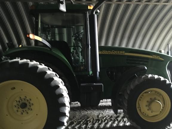 Image of John Deere 7820 equipment image 1
