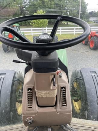 Image of John Deere 7820 equipment image 4