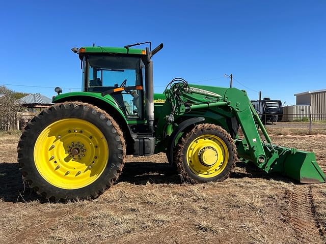 Image of John Deere 7820 equipment image 1