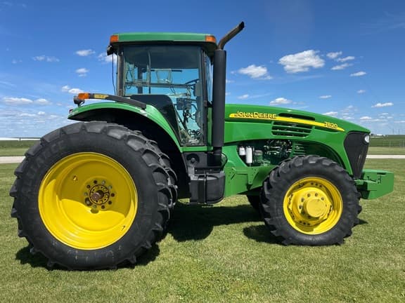Image of John Deere 7820 equipment image 4