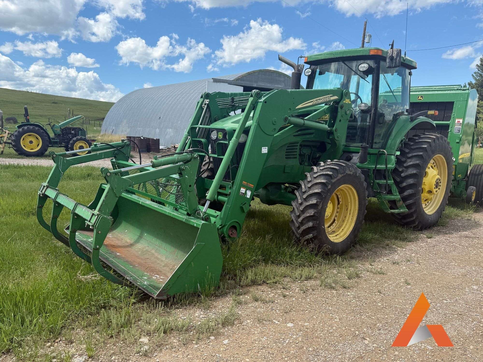 175 - 299 HP Tractors image