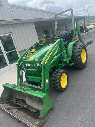 Image of John Deere 790 equipment image 1