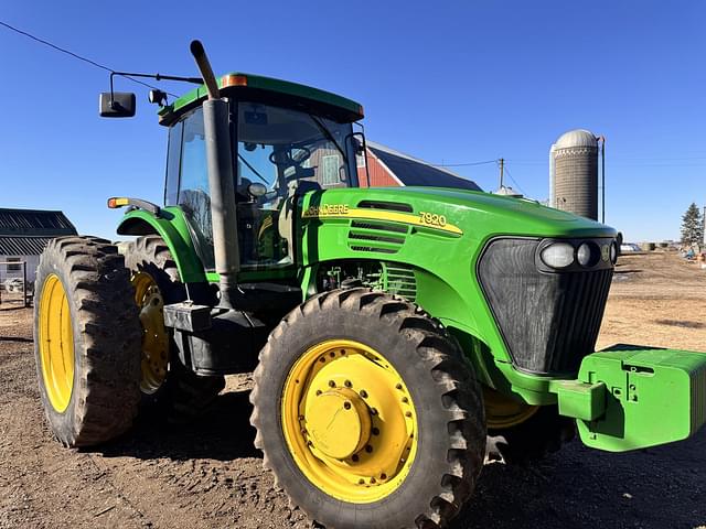 Image of John Deere 7920 equipment image 4