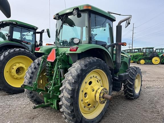 Image of John Deere 7920 equipment image 4