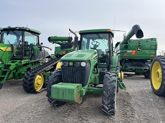 Image of John Deere 7920 equipment image 1