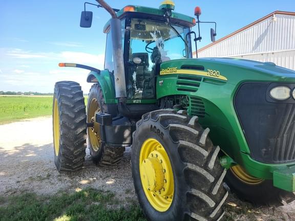 Image of John Deere 7920 Image 1