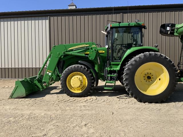 Image of John Deere 7920 equipment image 3