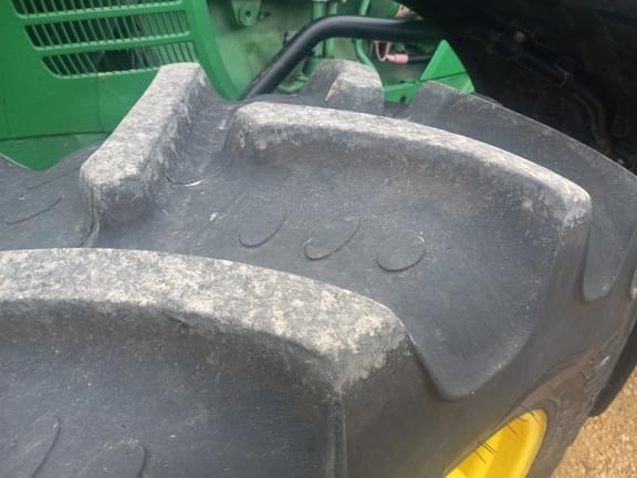Image of John Deere 7920 equipment image 4
