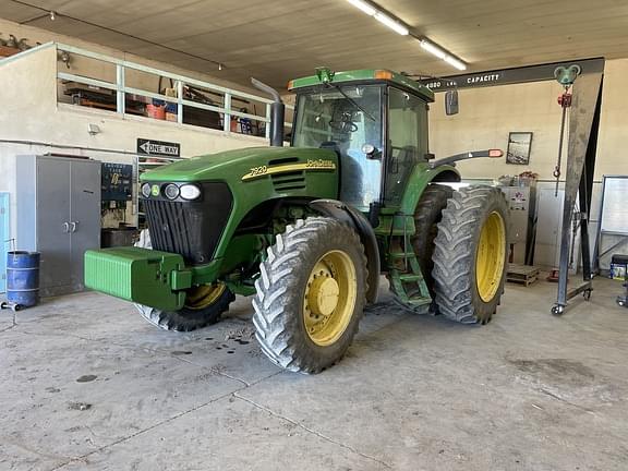 Image of John Deere 7920 Primary image