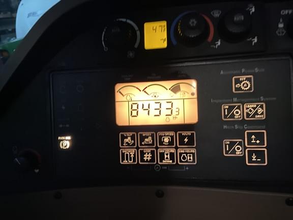 Image of John Deere 8120 equipment image 4