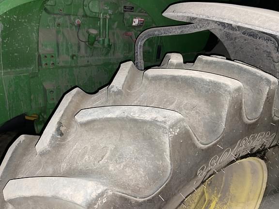 Image of John Deere 8120 equipment image 1