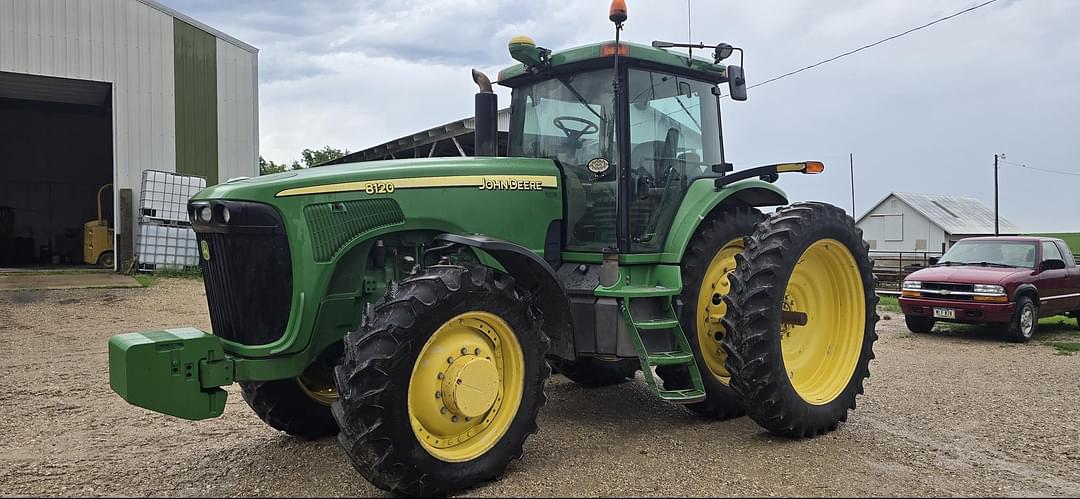 Image of John Deere 8120 Primary image