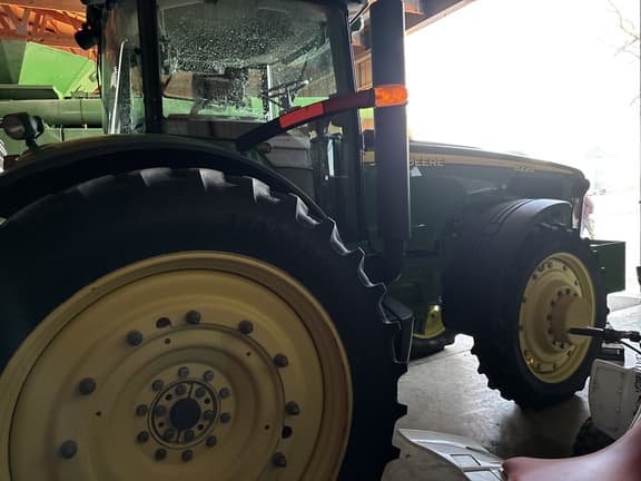 Image of John Deere 8220 equipment image 4