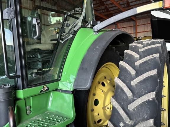 Image of John Deere 8220 equipment image 2