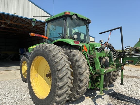 Image of John Deere 8220 equipment image 1