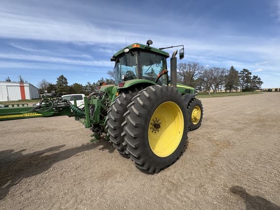 Image of John Deere 8220 equipment image 4