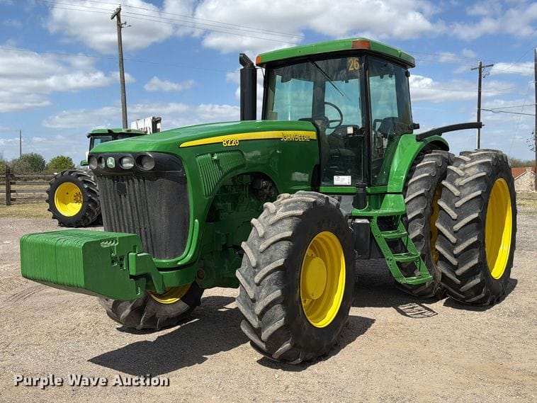 2005 John Deere 8220 Equipment Image0