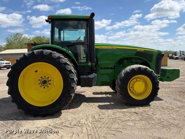 Image of John Deere 8220 equipment image 3