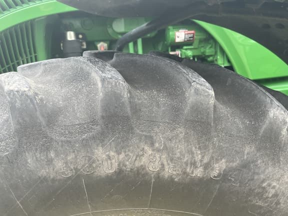 Image of John Deere 8320 equipment image 2