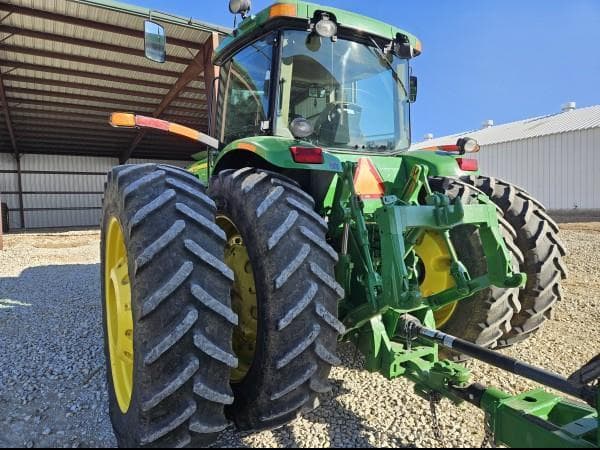 Image of John Deere 8320 equipment image 4