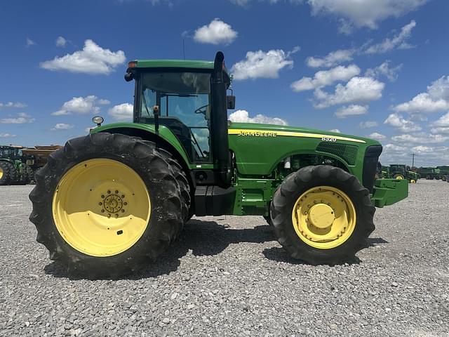 Image of John Deere 8320 equipment image 1