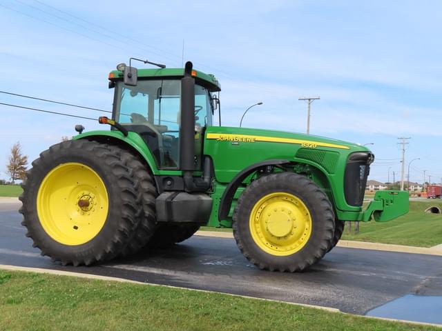 Image of John Deere 8320 equipment image 4