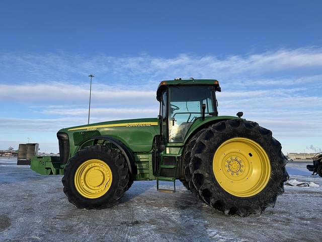 Image of John Deere 8320 equipment image 2