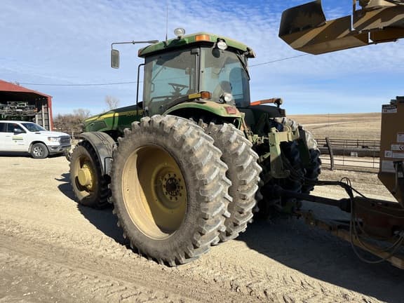 Image of John Deere 8320 equipment image 3