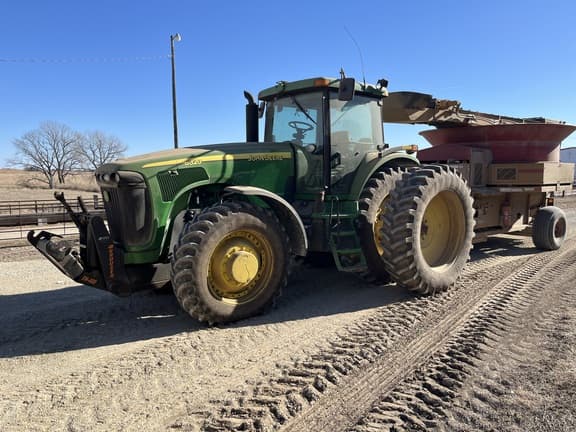 Image of John Deere 8320 Primary image