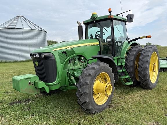 Image of John Deere 8320 equipment image 3