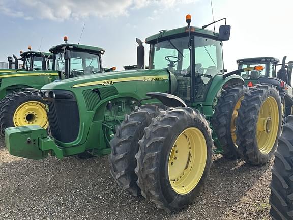 Image of John Deere 8320 equipment image 1
