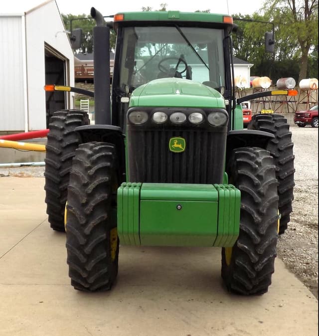 Image of John Deere 8320 equipment image 3