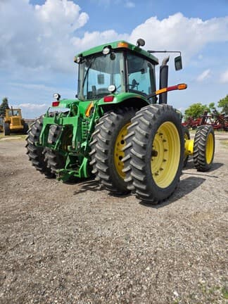 Image of John Deere 8320 equipment image 1