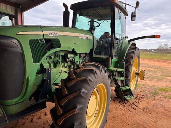 Image of John Deere 8320 Primary image