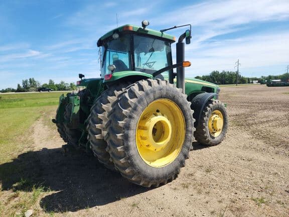 Image of John Deere 8320 equipment image 4