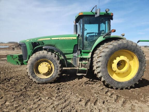 Image of John Deere 8320 equipment image 1