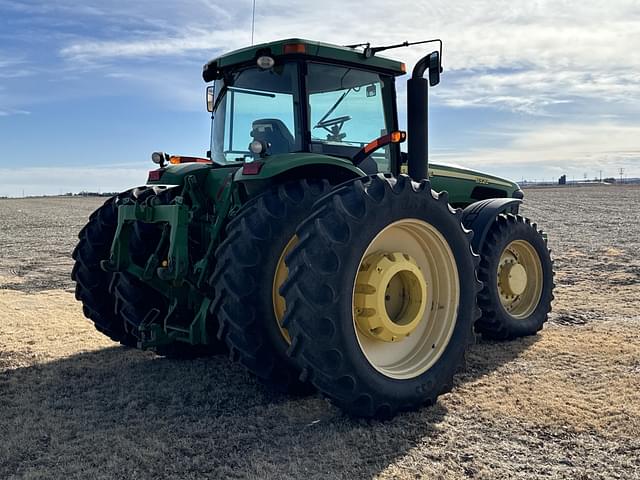 Image of John Deere 8320 equipment image 4