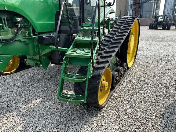 Image of John Deere 8320T equipment image 1