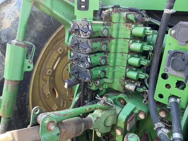 Image of John Deere 8330 equipment image 3