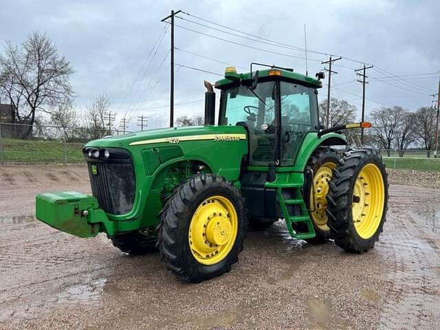 Image of John Deere 8420 equipment image 1