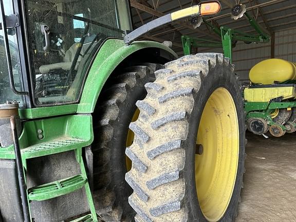 Image of John Deere 8420 equipment image 2