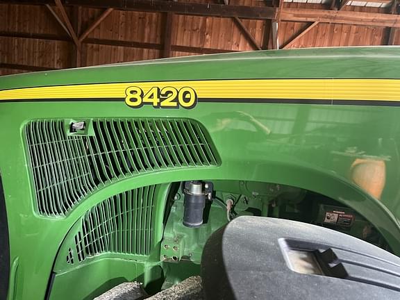 Image of John Deere 8420 equipment image 3