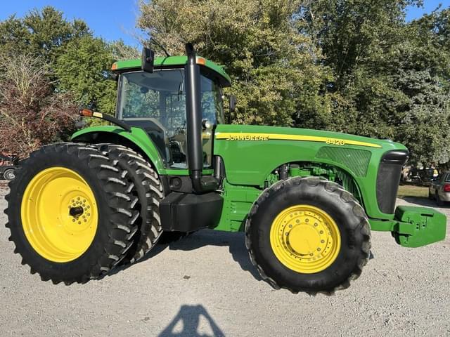 Image of John Deere 8420 equipment image 1