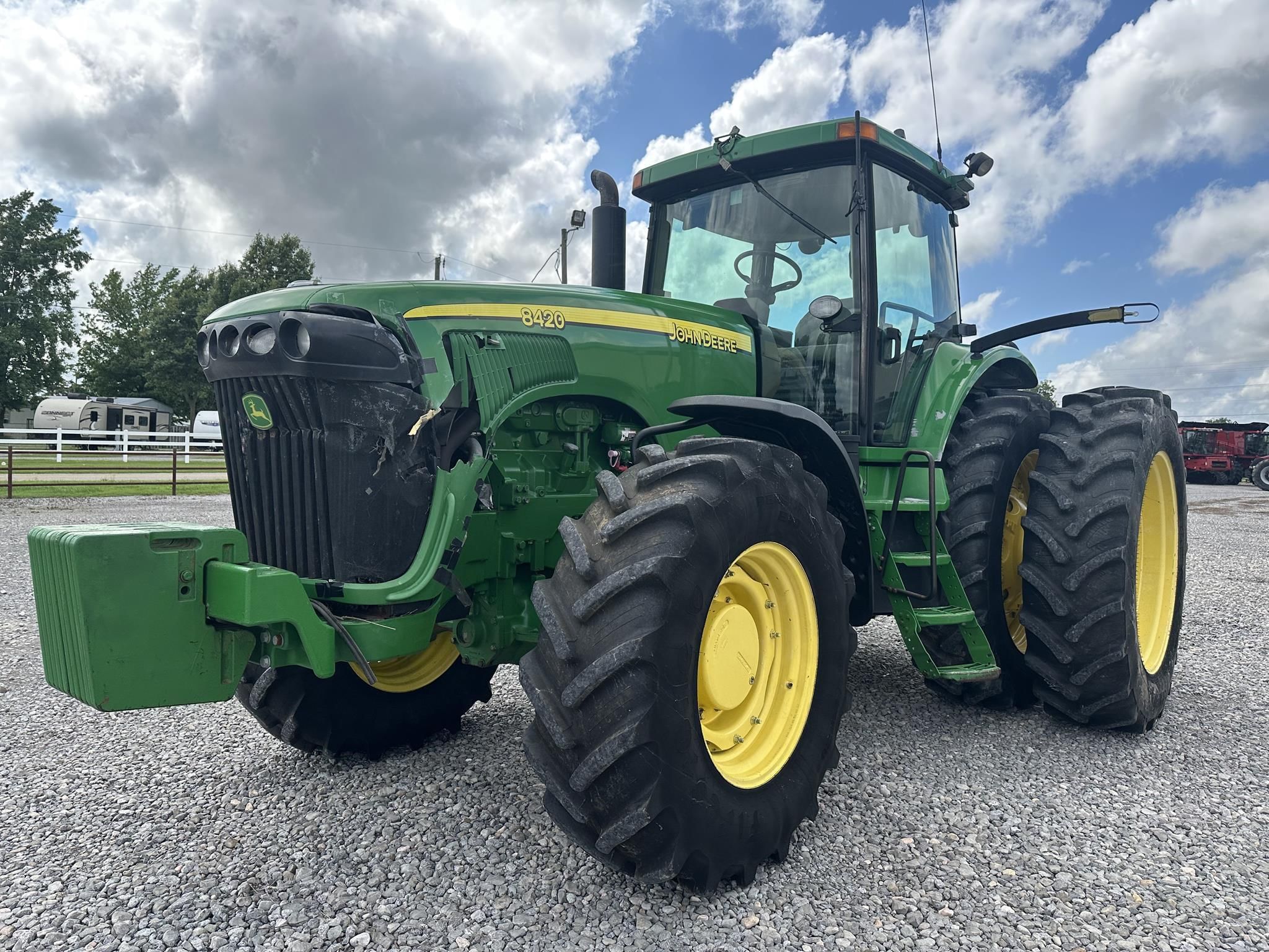 2005 John Deere 8420 Equipment Image0